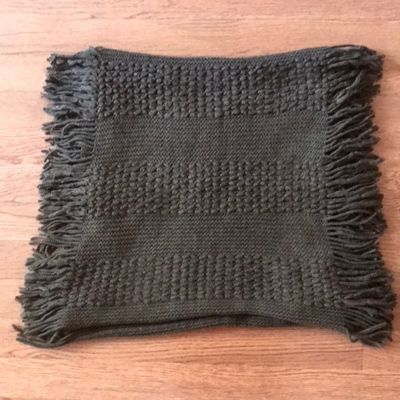NWT Olive Textured Fringe Boho Infinity Scarf - Picture 2 of 3